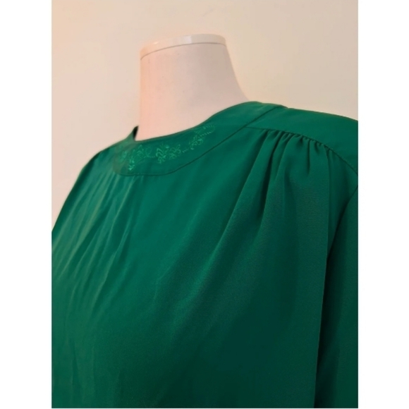 M/L Emerald Green Deadstock Koret Embroidered Neckline Silky Blouse - Picture 6 of 8
